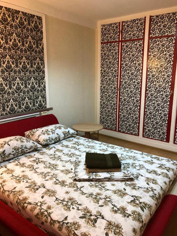 Kyiv Apartment In Pechersk On Oleksandra Kopylenko Exterior photo